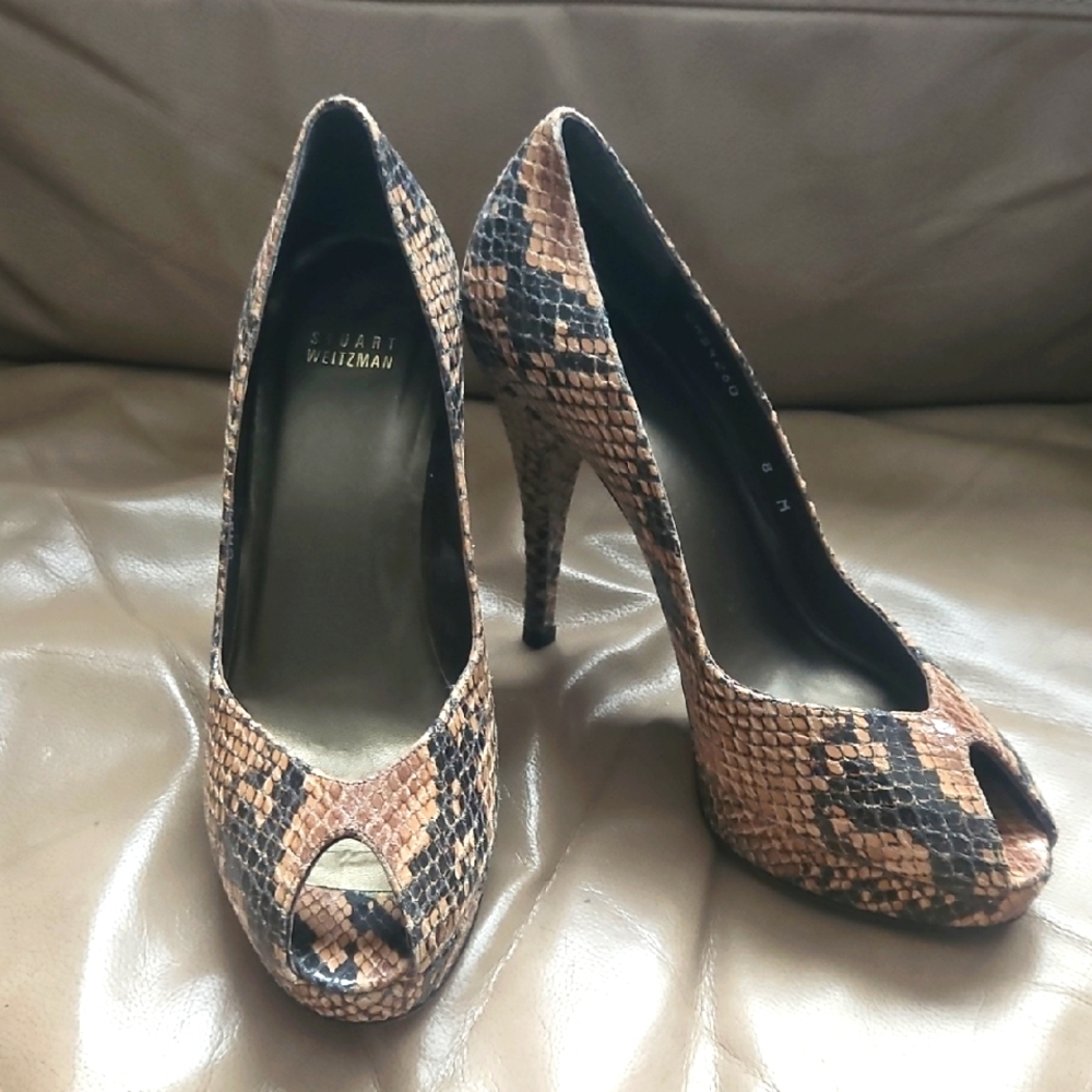 STUART WEITZMAN Elegant Platform Snake Print Peep Toe Heels Pumps SZ 8